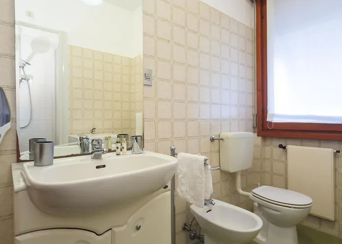 아파트 Casa Anna Sea View, Pool, Parking & Wifi *